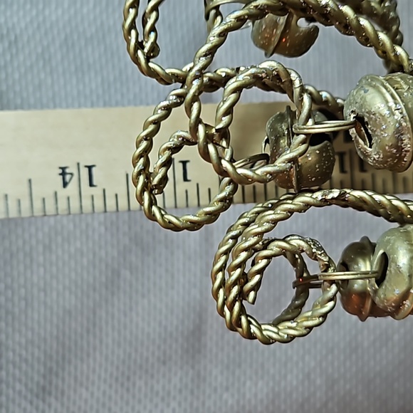 Vintage Gold Twisted Metal Reindeer and Sleigh.  Large 18" x 13.5" x 5.75 - Picture 6 of 7